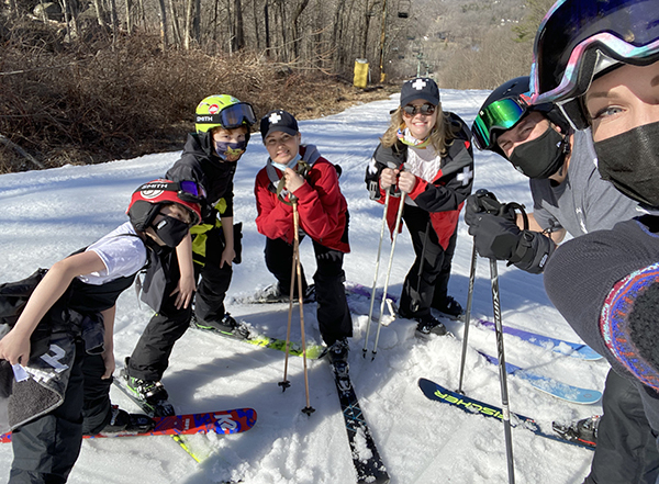 cousins-skiing